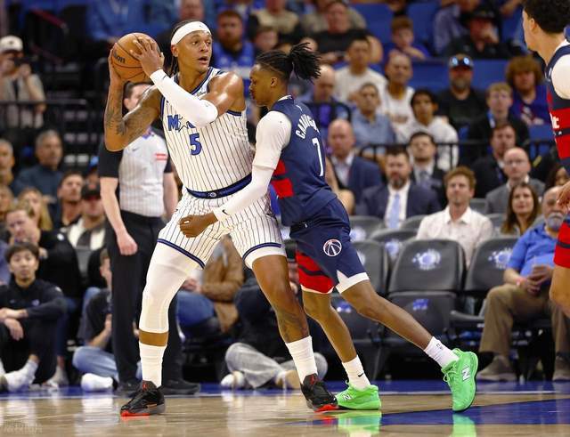 pg电子旗舰站-爱德华兹41分无缘今日最佳，因为越来越妖的詹姆斯狂砍4个历史第1